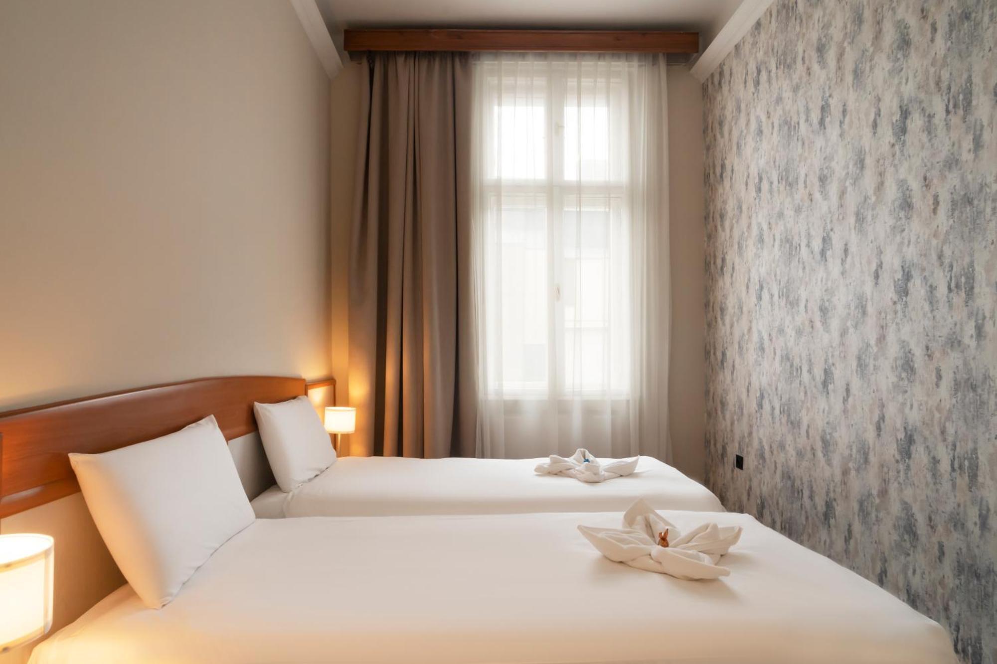 Korona Hotel Ньиредьхаза Экстерьер фото