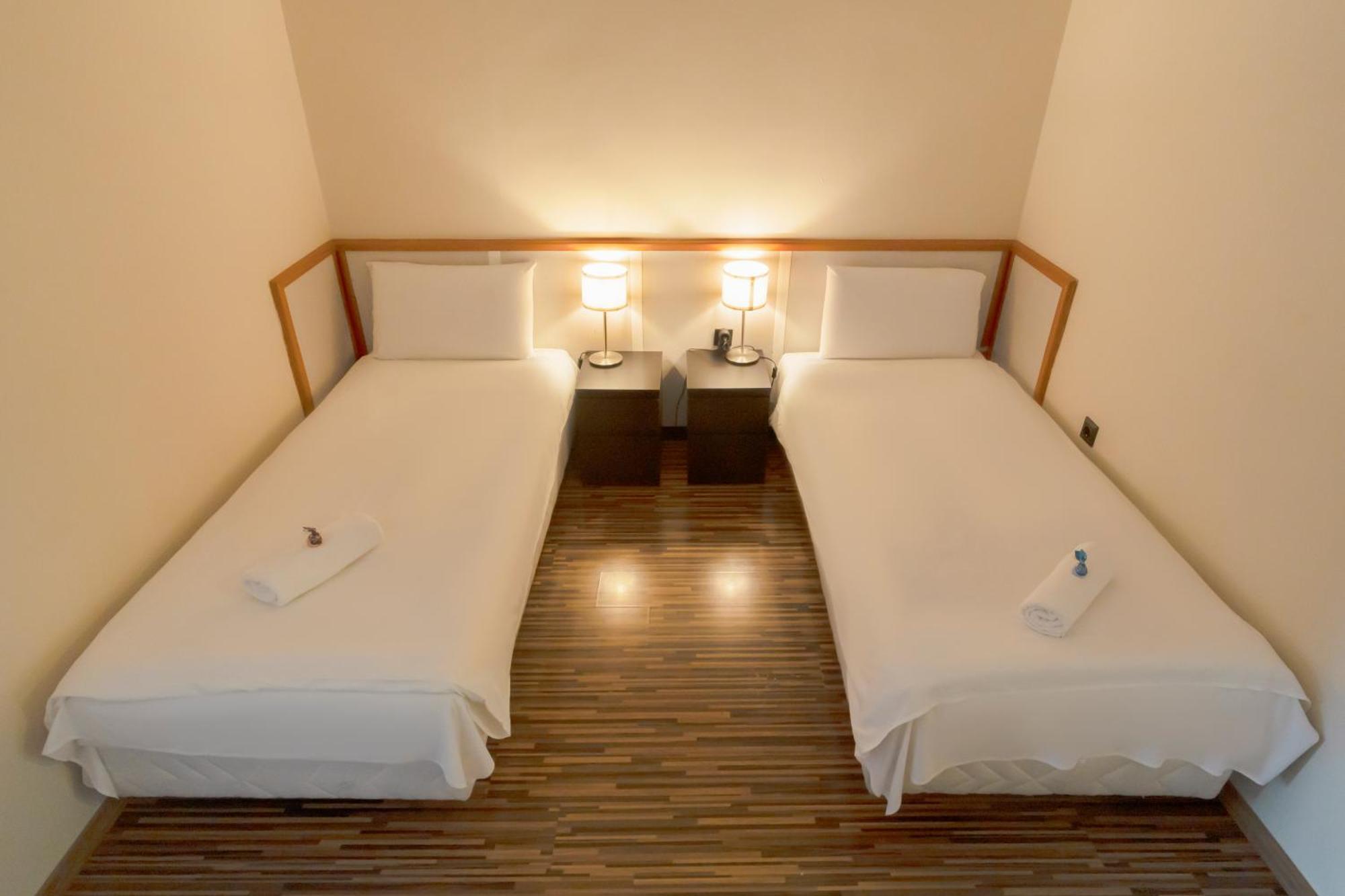 Korona Hotel Ньиредьхаза Экстерьер фото